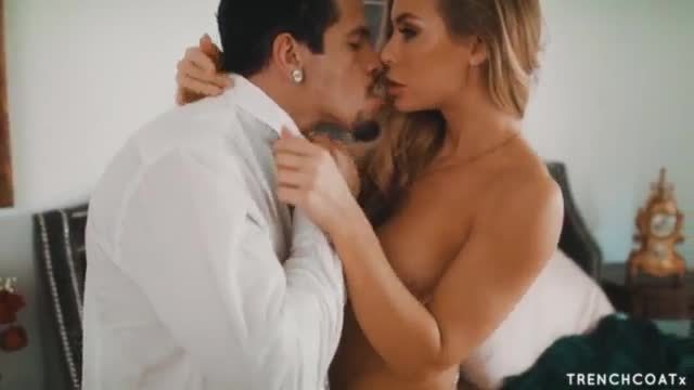 Super hot blonde nicole aniston taking big cock