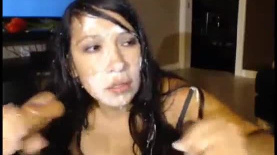 Webcam girl gets bukkake from squirting dildos